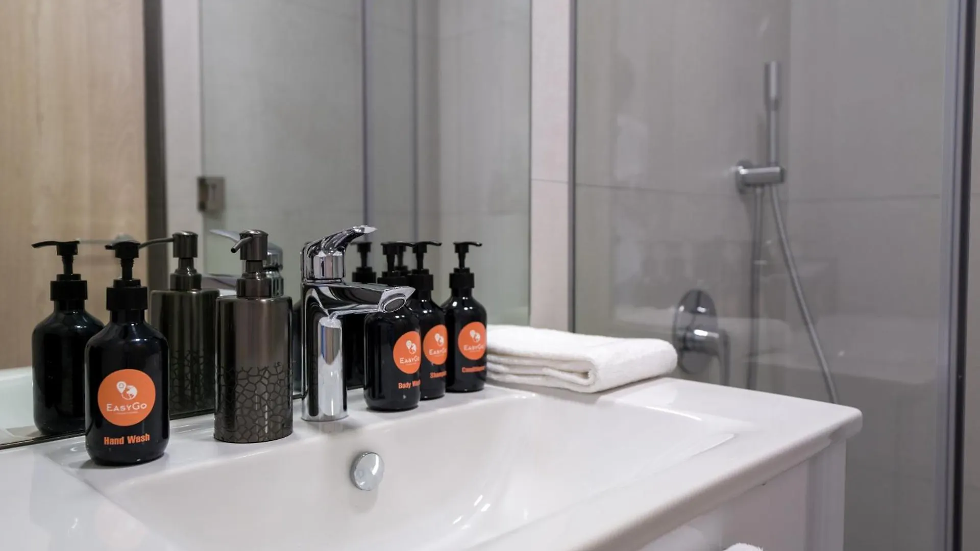 Easygo - Modern Stu- Luma22- Jvc Apartment Dubai